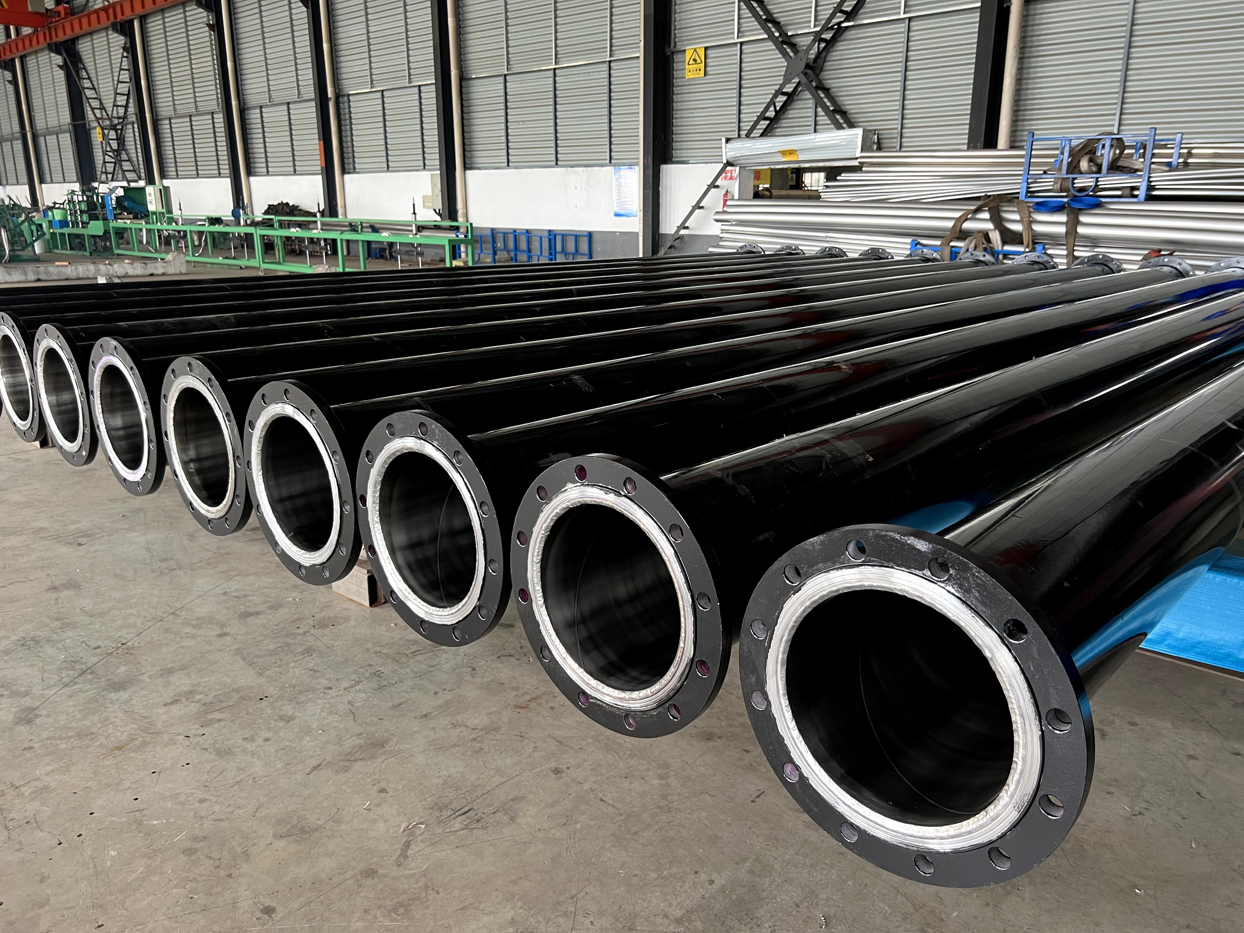 新澎內(nèi)襯不銹鋼復合管在工業(yè)油田上的應用